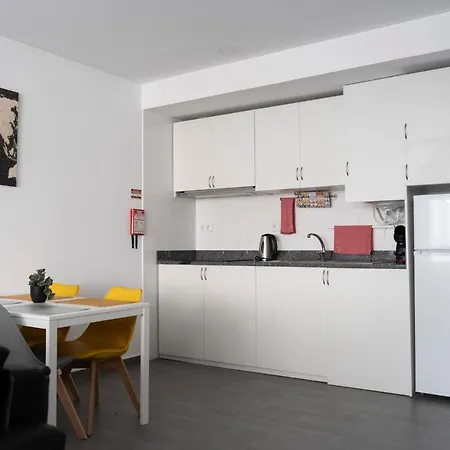Almada Downtown 302 Apartment