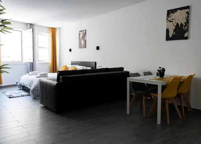 Almada Downtown 302 *